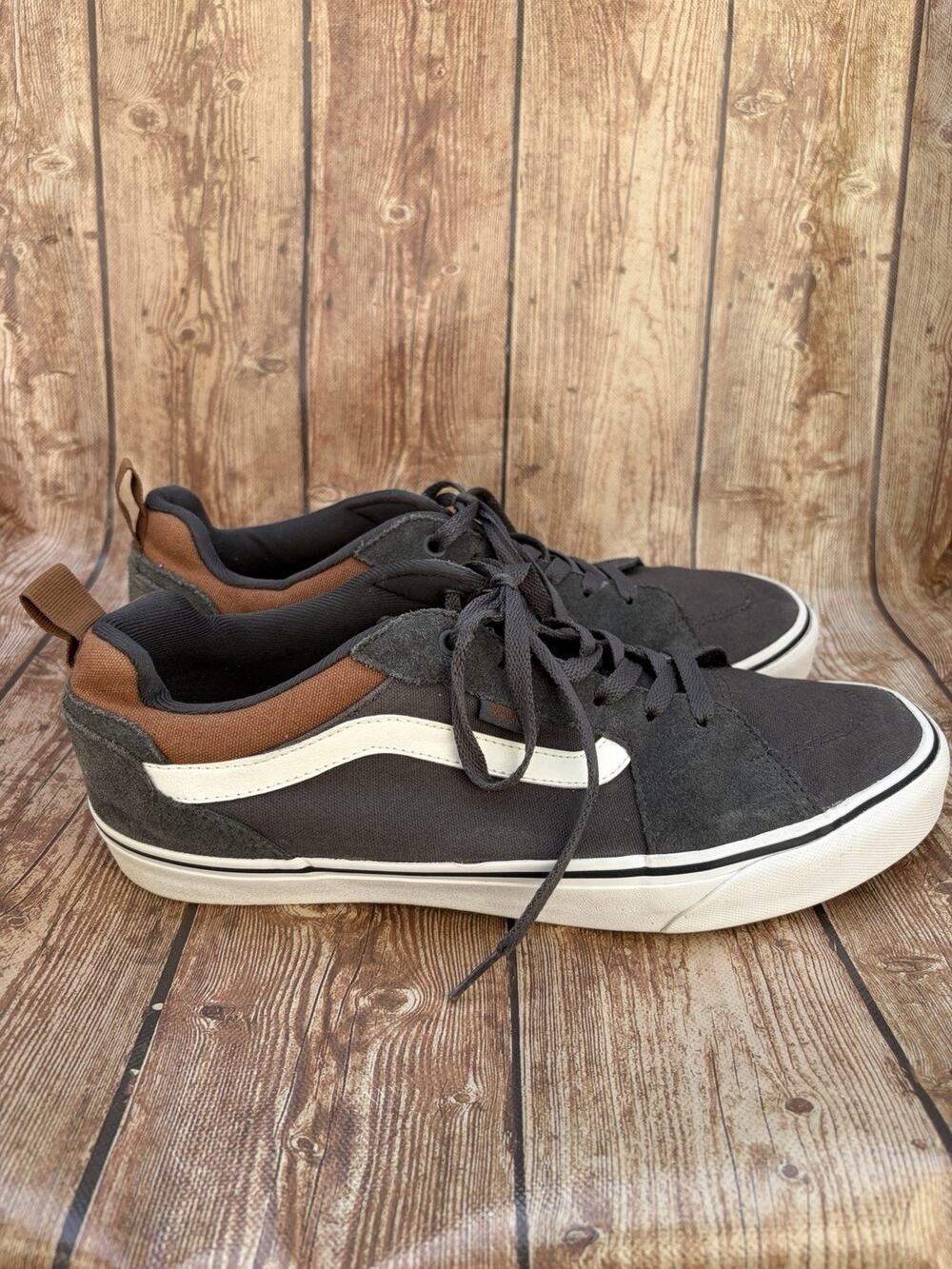 VANS Men's Skateboarding Shoes Gray/White Stripe, US 10.5 M
